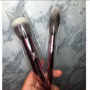 NEW 2 piece royal and langnickle MODA face brushes